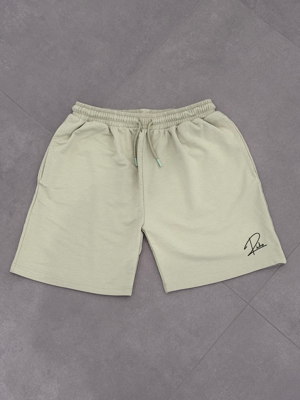 Short Pistache